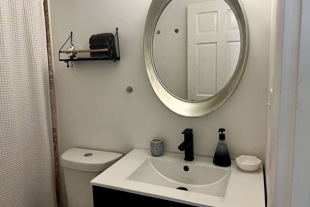 Photo of Bathroom in Perry