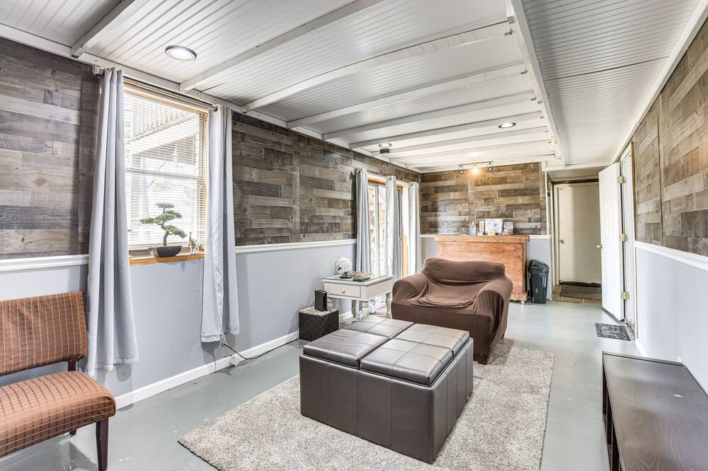 Photo of Livingroom in New Castle