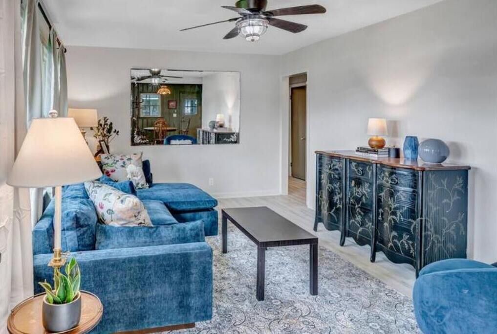Photo of Livingroom in Perry