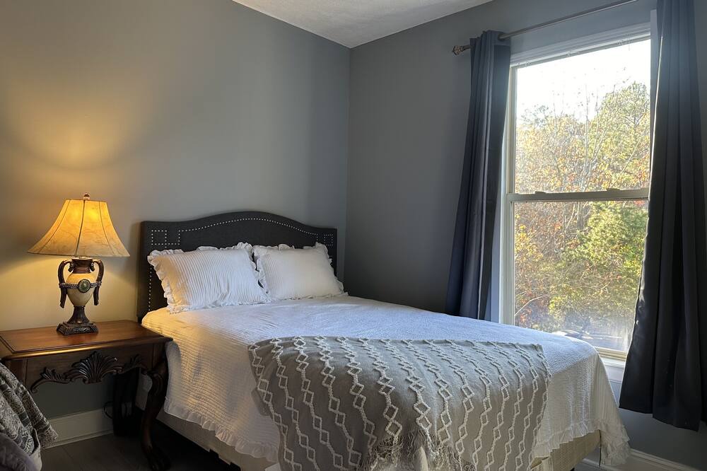 Photo of Bedroom in Crane Hill