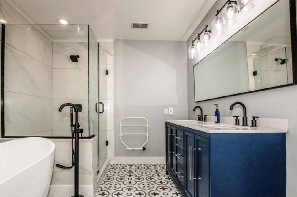 Photo of Bathroom in Mayhew