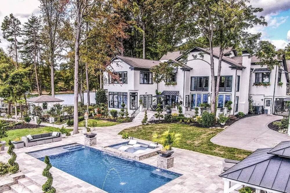Photo of Outdoor in Mayhew