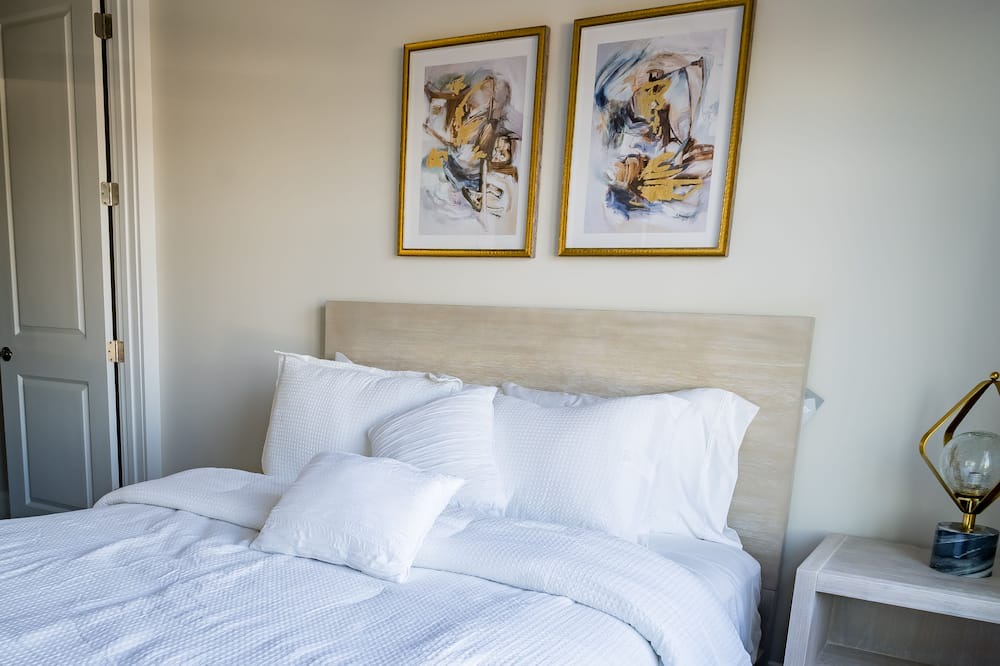 Photo of Bedroom in Hitch Village - Fred Wessels Homes