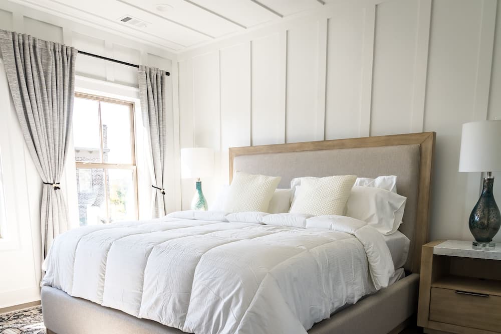 Photo of Bedroom in Hitch Village - Fred Wessels Homes