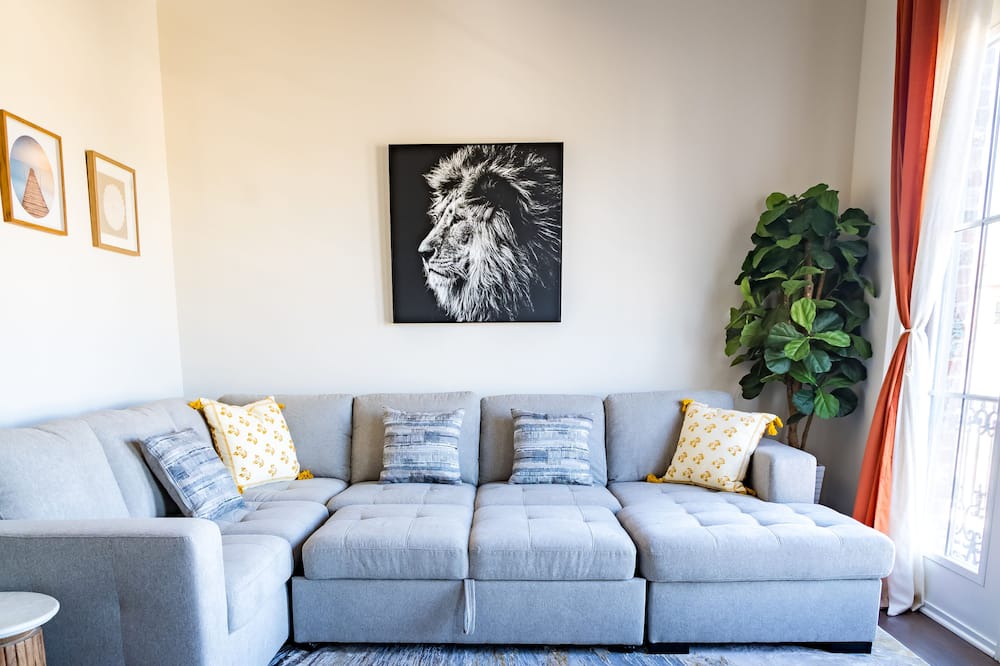 Photo of Livingroom in Hitch Village - Fred Wessels Homes