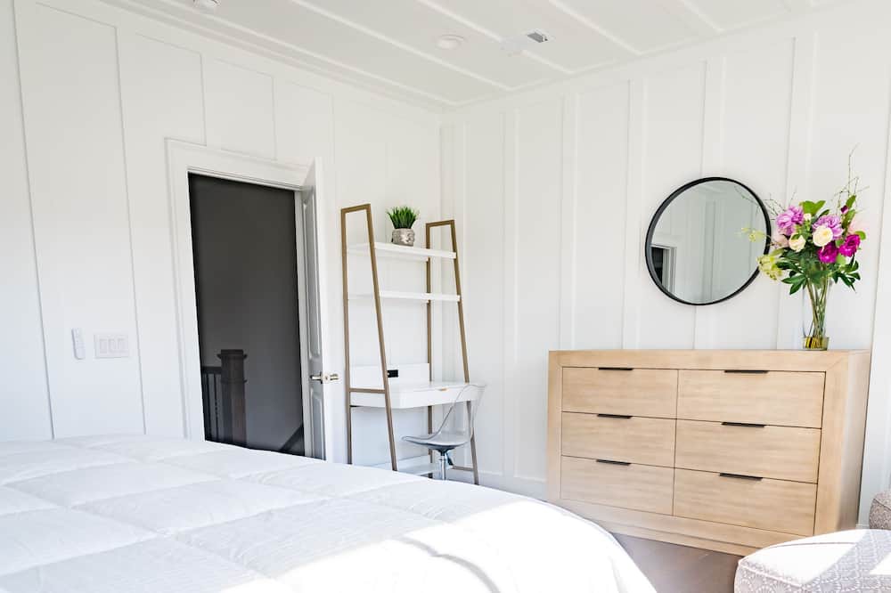 Photo of Bedroom in Hitch Village - Fred Wessels Homes