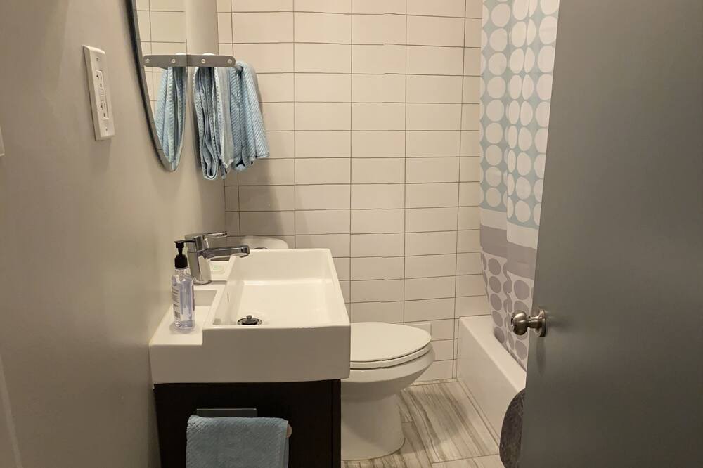 Photo of Bathroom in Gresham Park