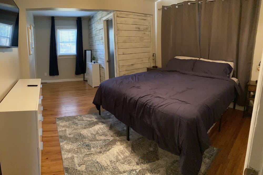 Photo of Bedroom in Gresham Park