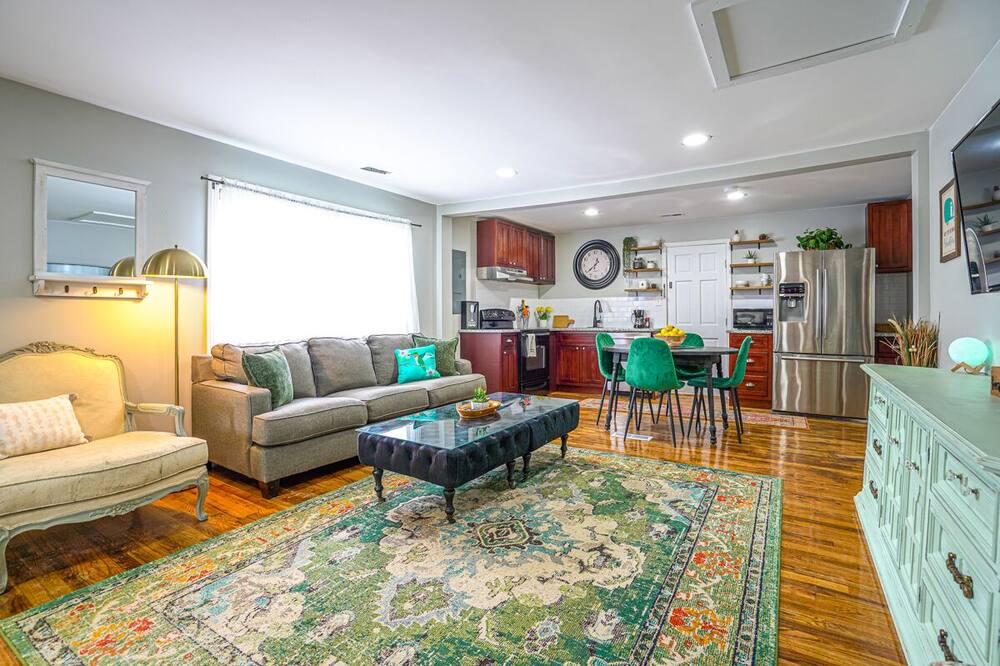 Photo of Livingroom in Laceys Spring