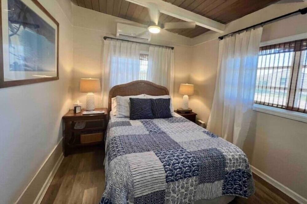 Photo of Bedroom in Laguna Beach