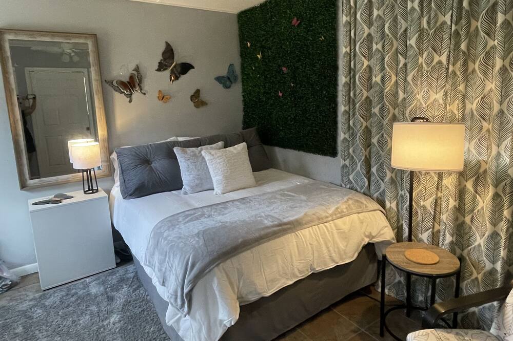 Photo of Bedroom in Richs Deland
