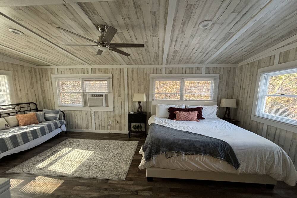 Photo of Bedroom in Maggie Valley