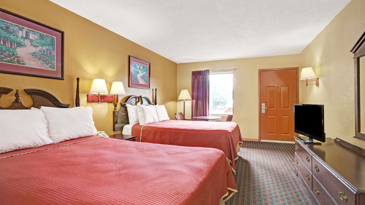 Photo of Bedroom in Forest Park