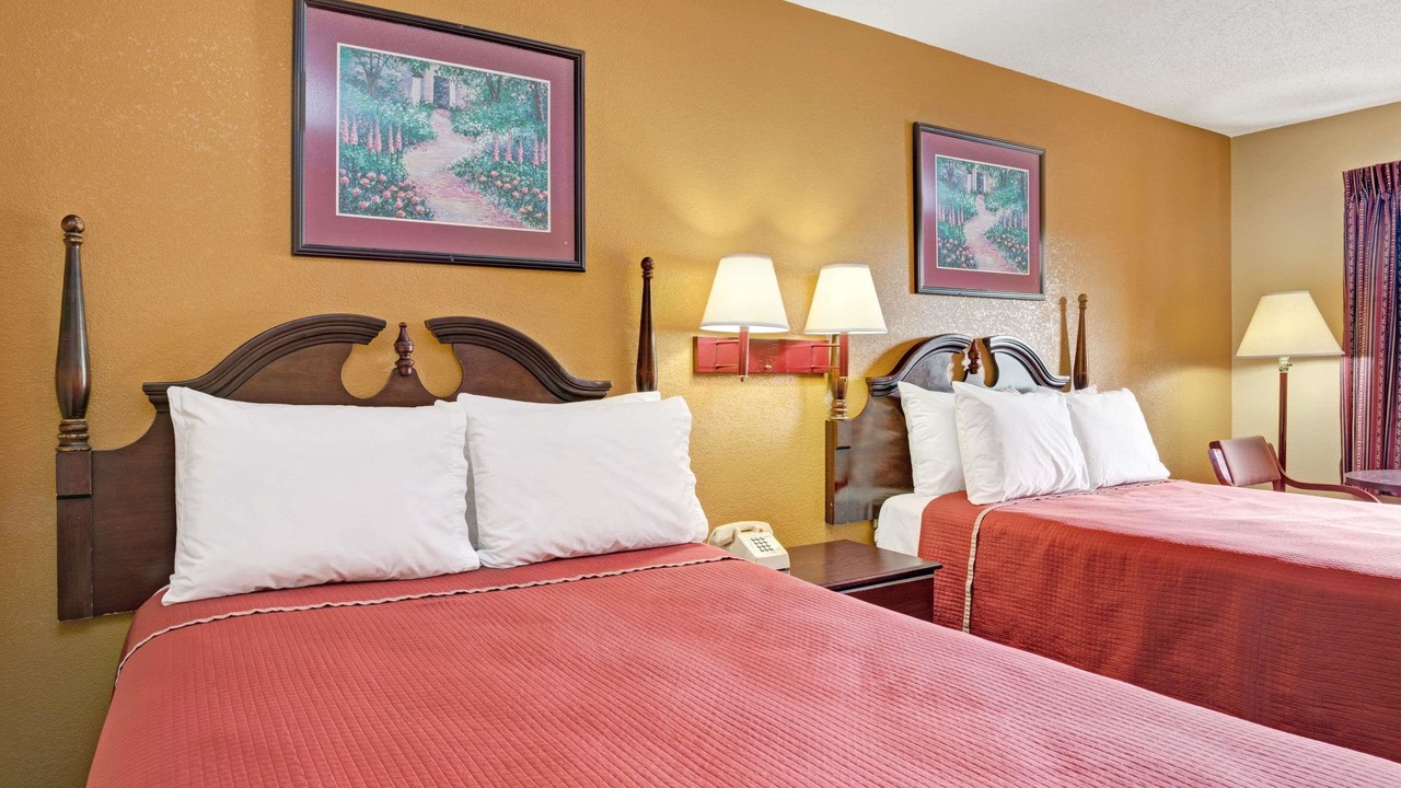 Photo of Bedroom in Forest Park