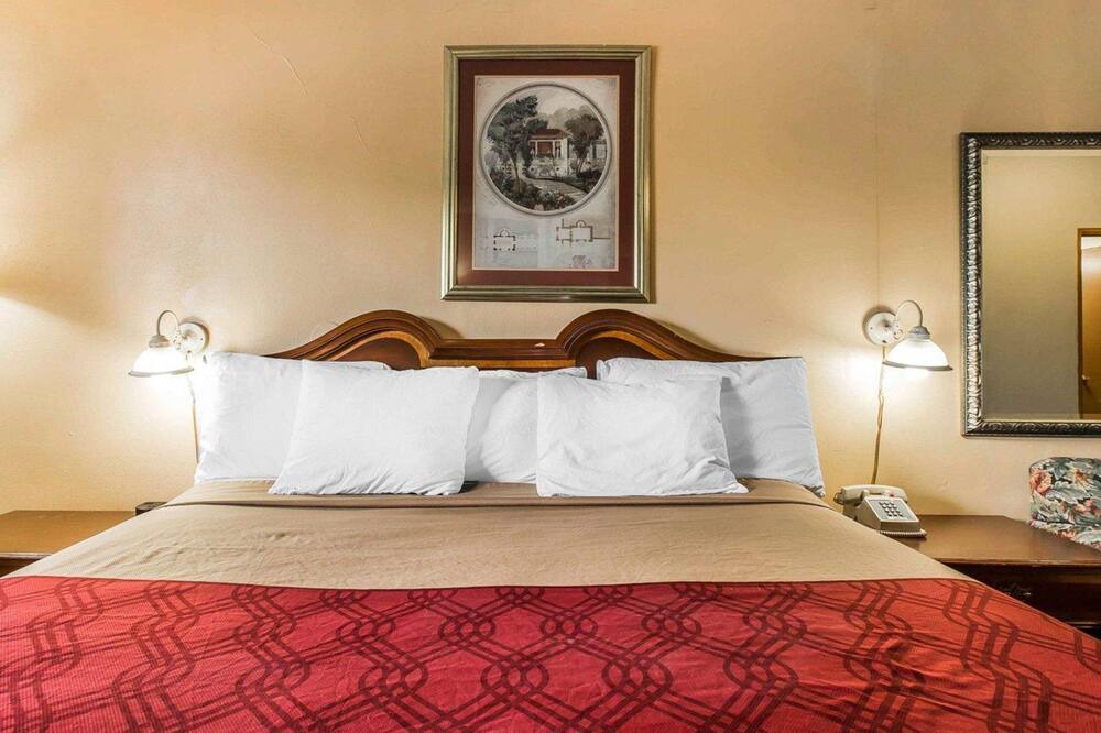 Photo of Bedroom in Macon