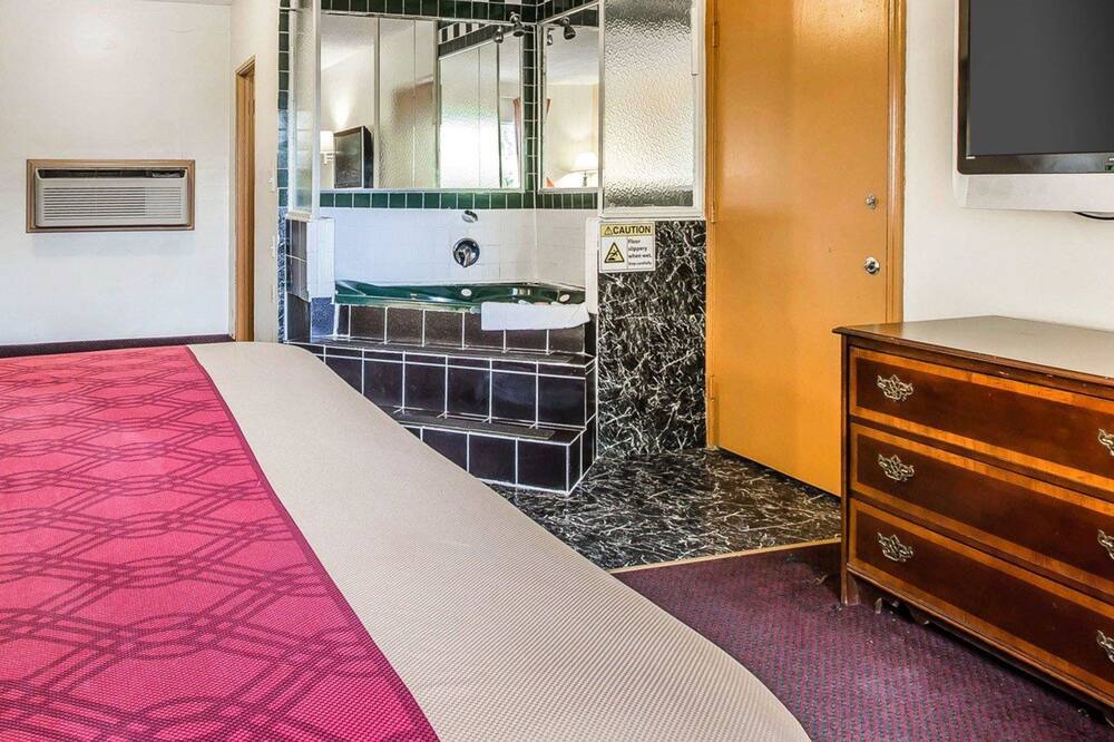 Photo of Bedroom in Macon