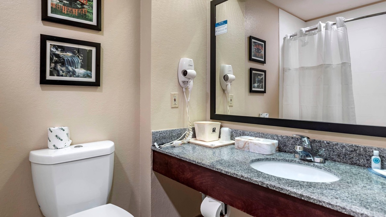Photo of Bedroom in Crestline Heights