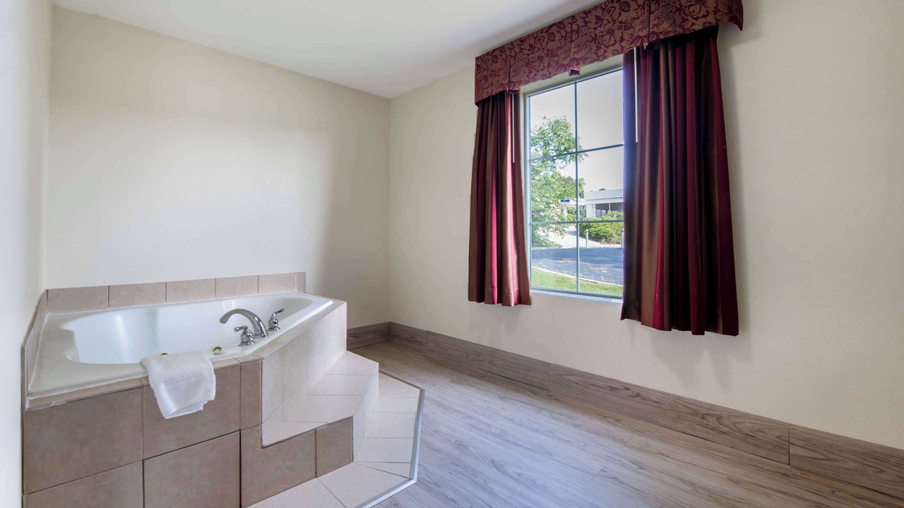 Photo of Bedroom in Macon