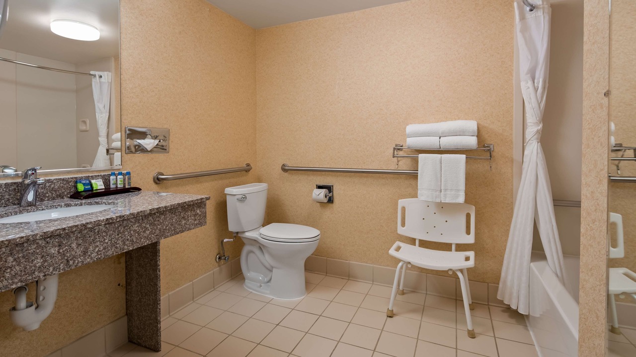 Photo of Bathroom in Lombard