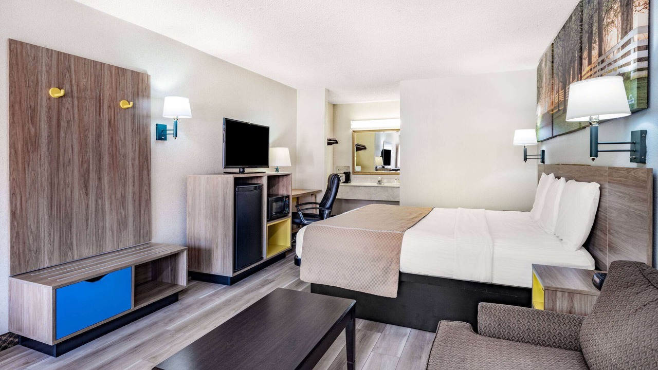 Photo of Livingroom in Macon