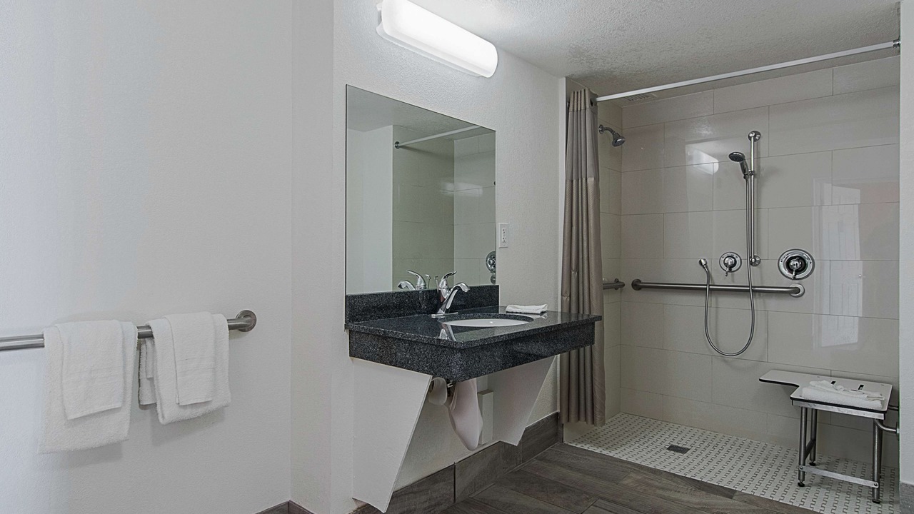 Photo of Bathroom in Eagan Park
