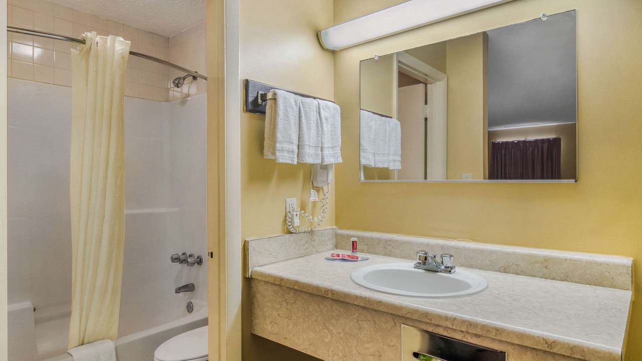 Photo of Bathroom in Union City