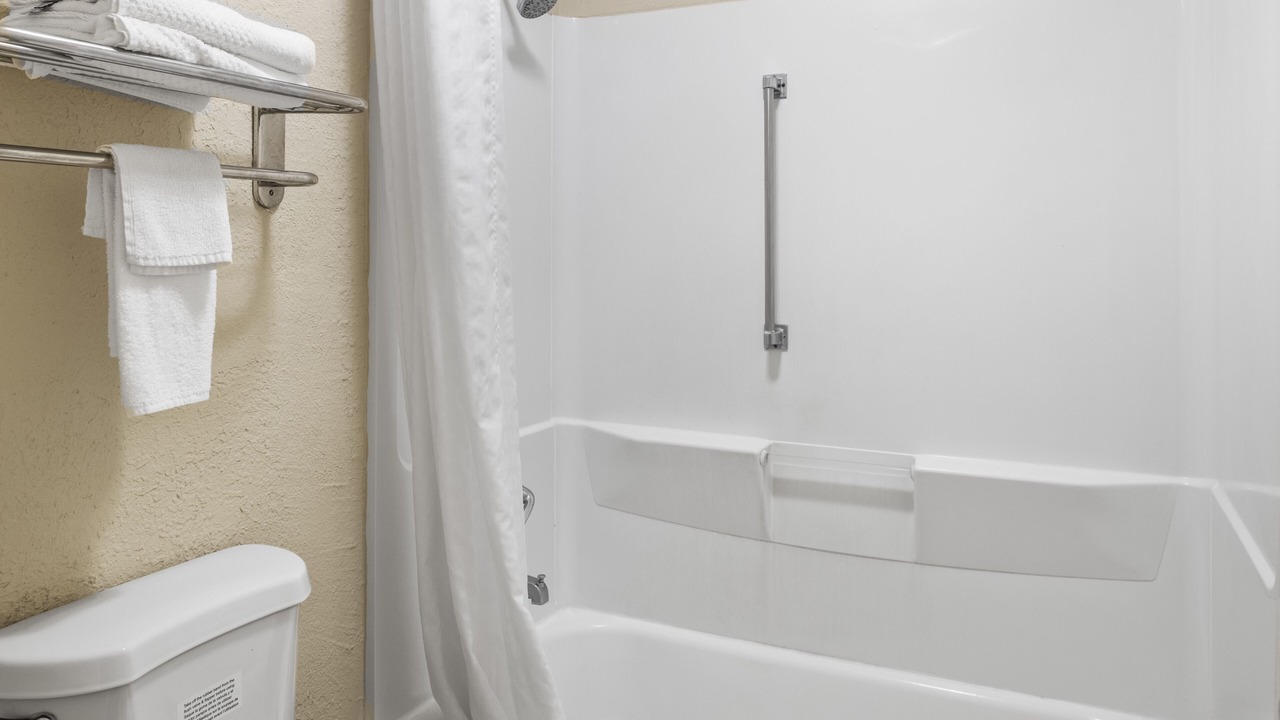 Photo of Bathroom in Kingsland