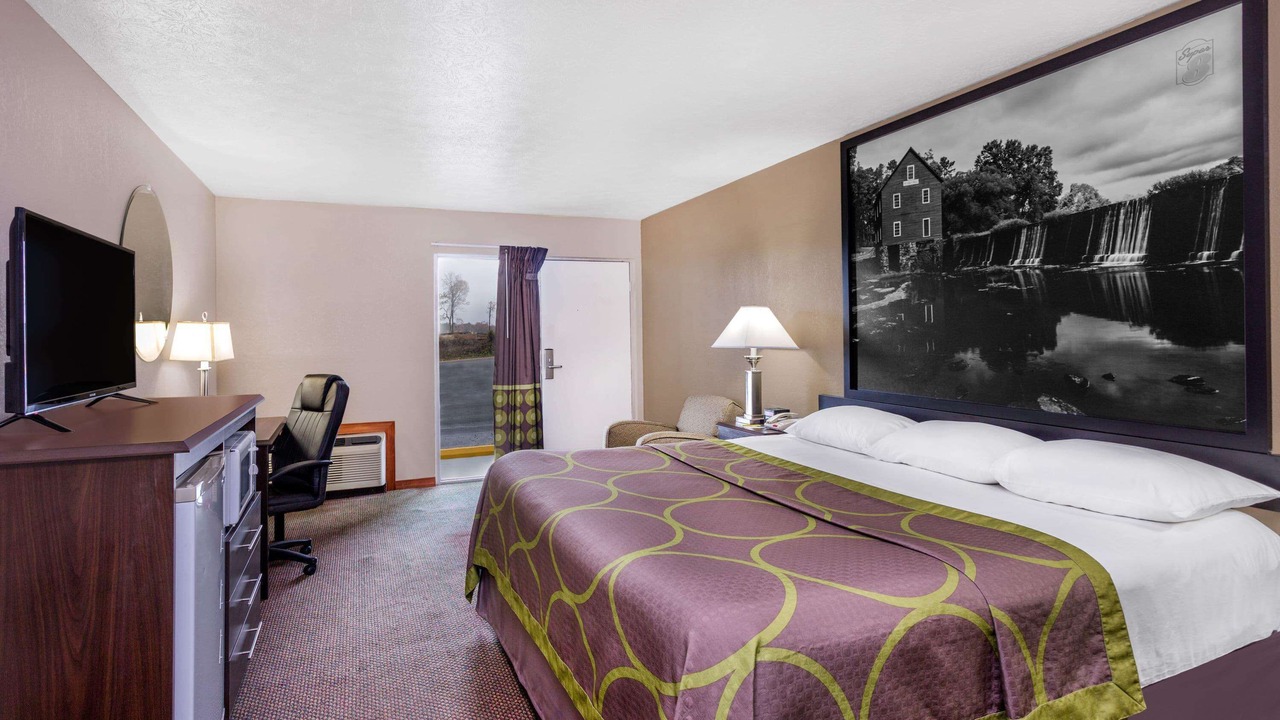 Photo of Bedroom in Locust Grove