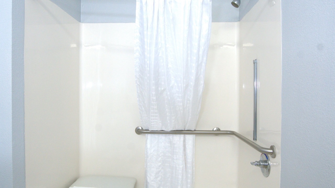 Photo of Bathroom in Morrow