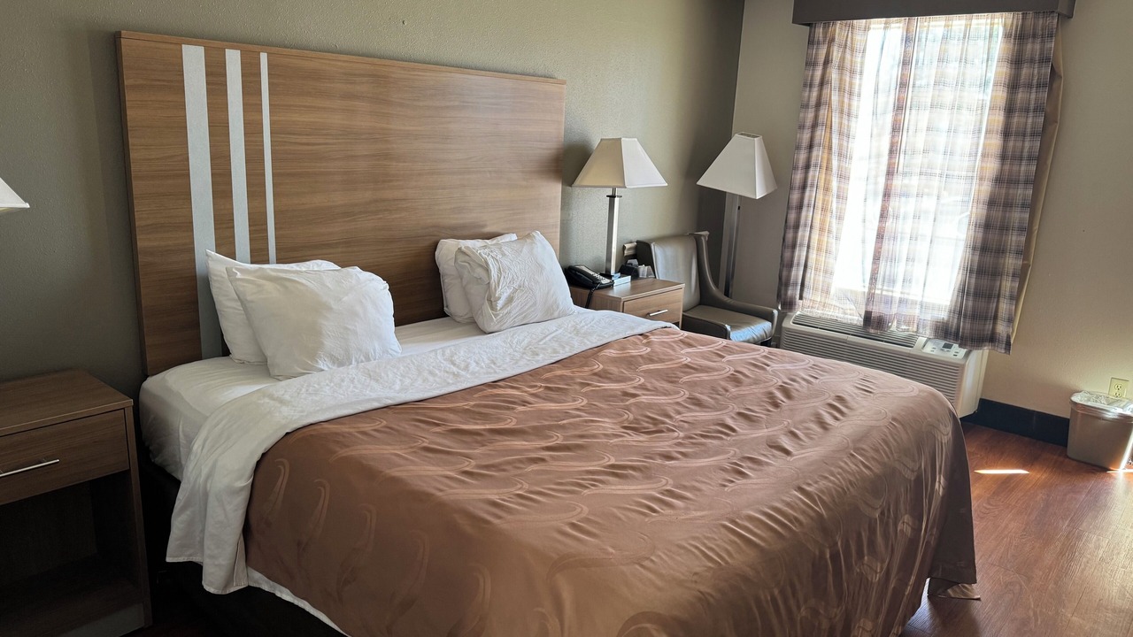 Photo of Bedroom in LaGrange