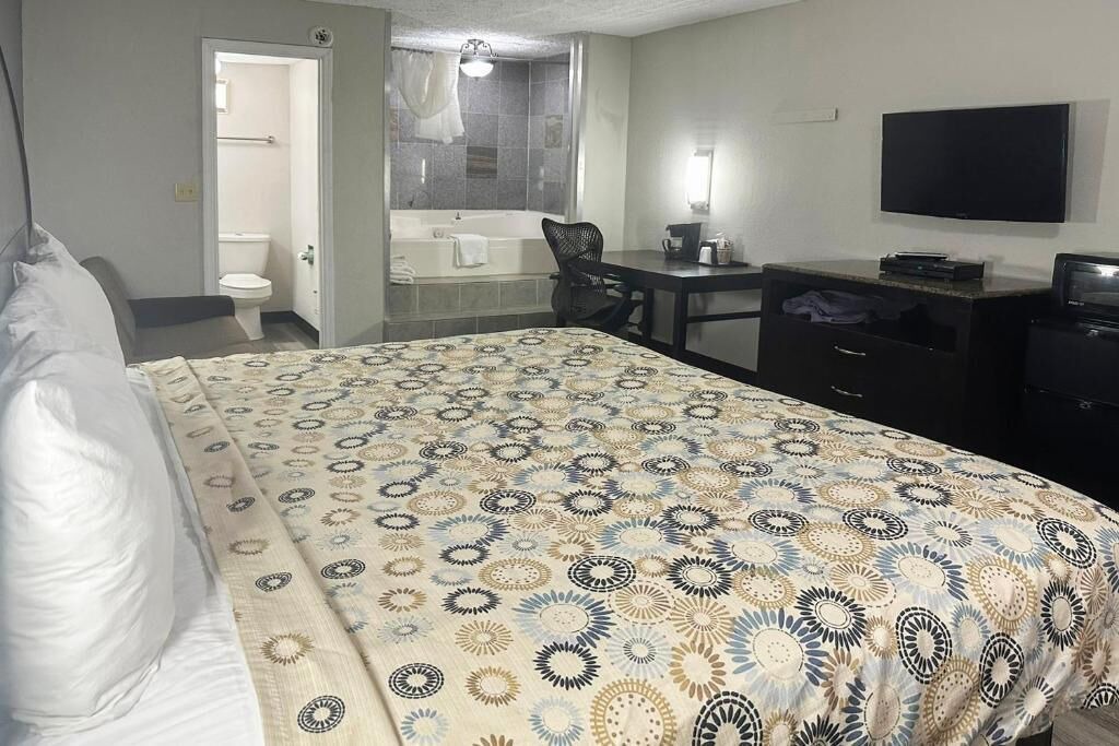 Photo of Bedroom in Guntersville