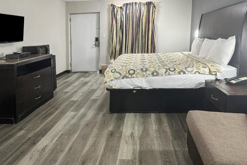 Photo of Bedroom in Guntersville