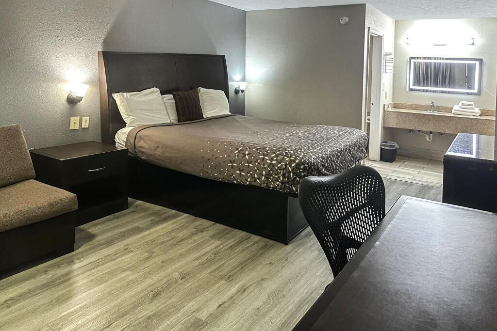 Photo of Bedroom in Guntersville