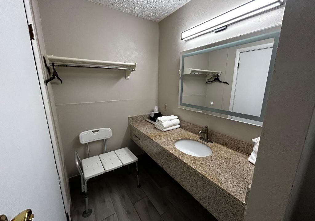 Photo of Bathroom in Guntersville