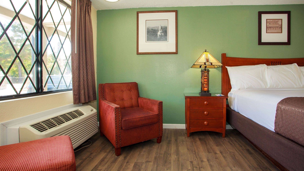 Photo of Bedroom in Macon