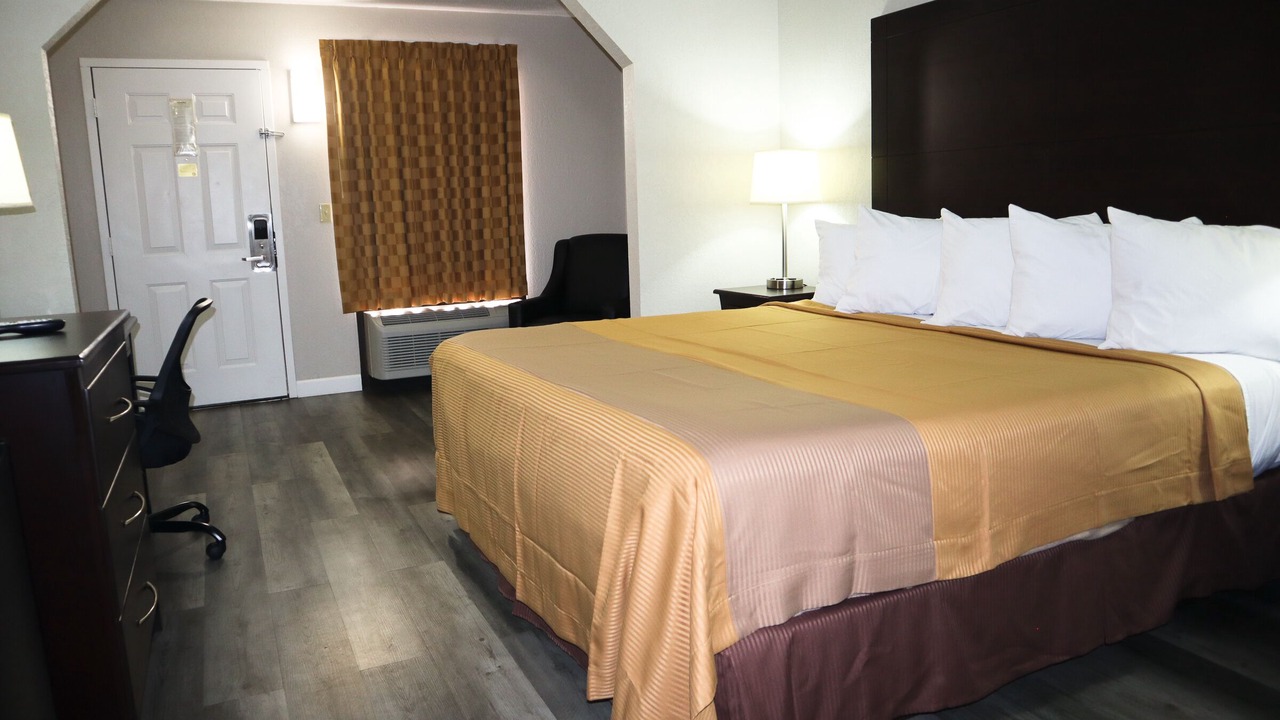 Photo of Bedroom in Moulton