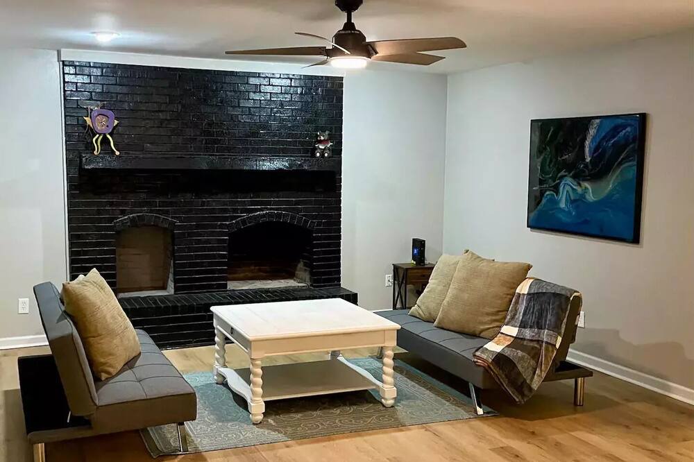 Photo of Livingroom in Daphne