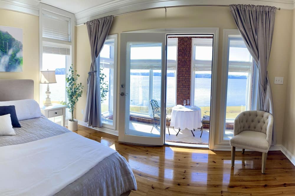 Photo of Bedroom in Hillsboro