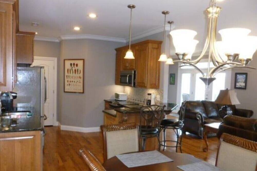 Photo of Livingroom in Guntersville
