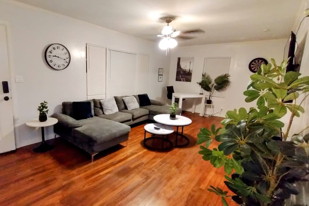 Photo of Livingroom in Church Street