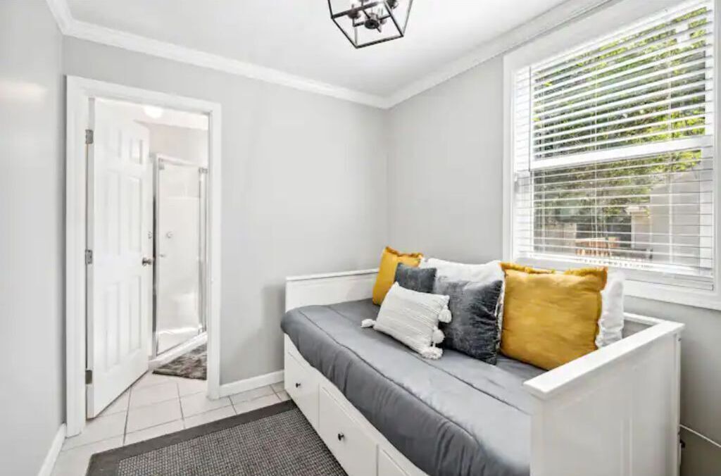 Photo of Livingroom in Forest Park