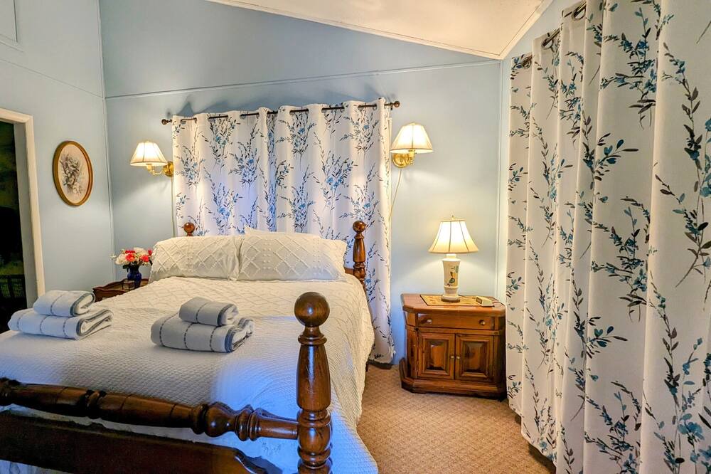 Photo of Bedroom in Hot Springs