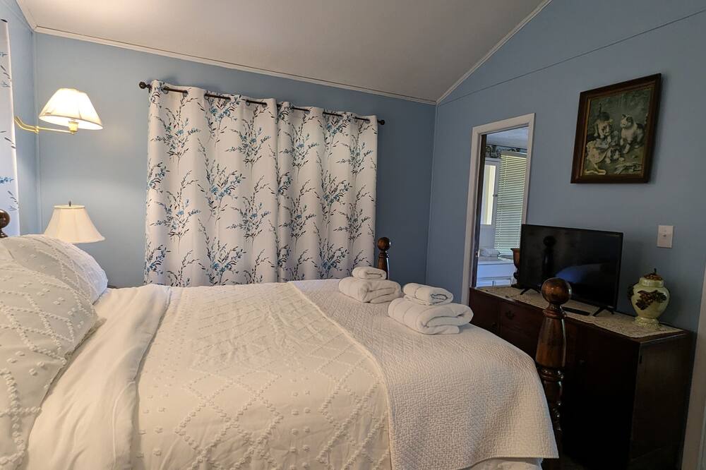 Photo of Bedroom in Hot Springs