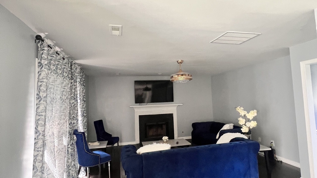 Photo of Livingroom in Irondale