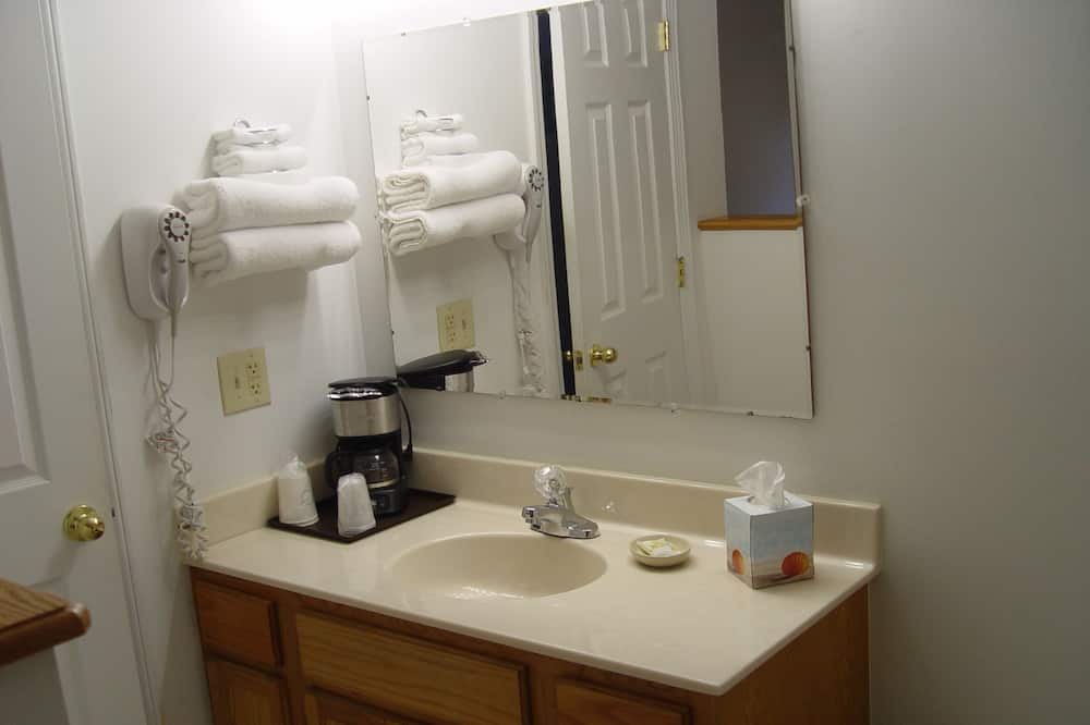 Photo of Bathroom in Maggie Valley
