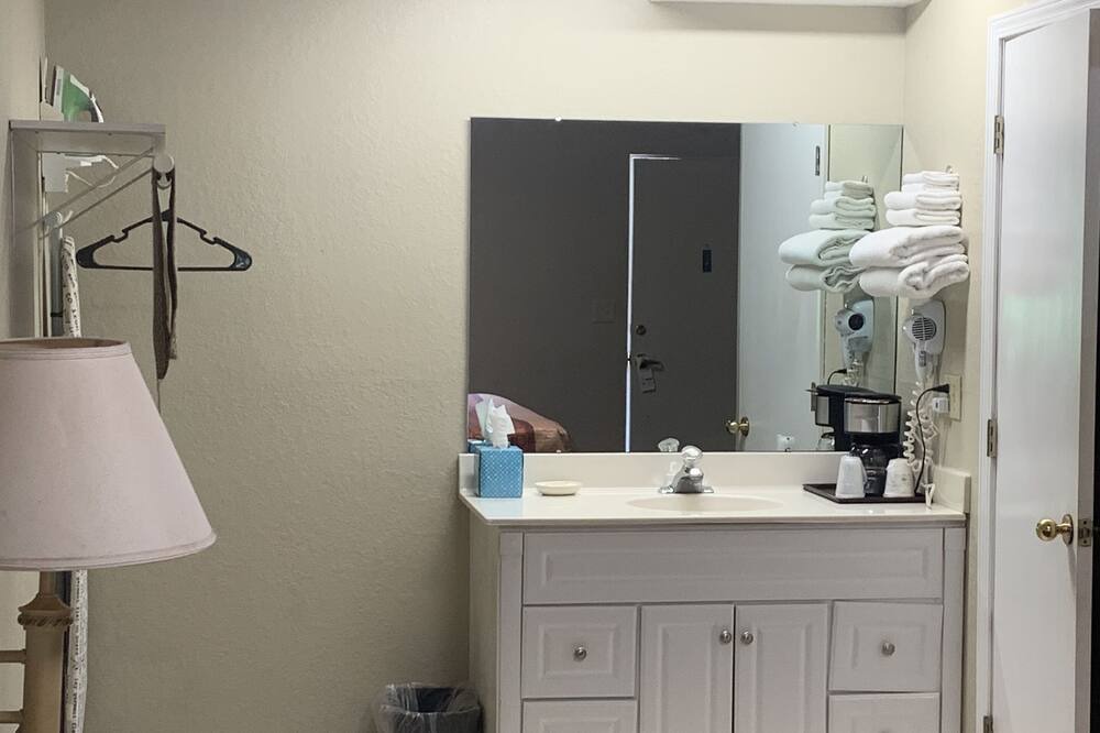 Photo of Bathroom in Maggie Valley