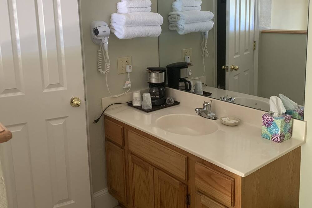 Photo of Bathroom in Maggie Valley
