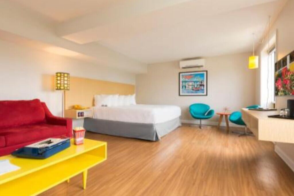 Photo of Livingroom in Yamacraw Village