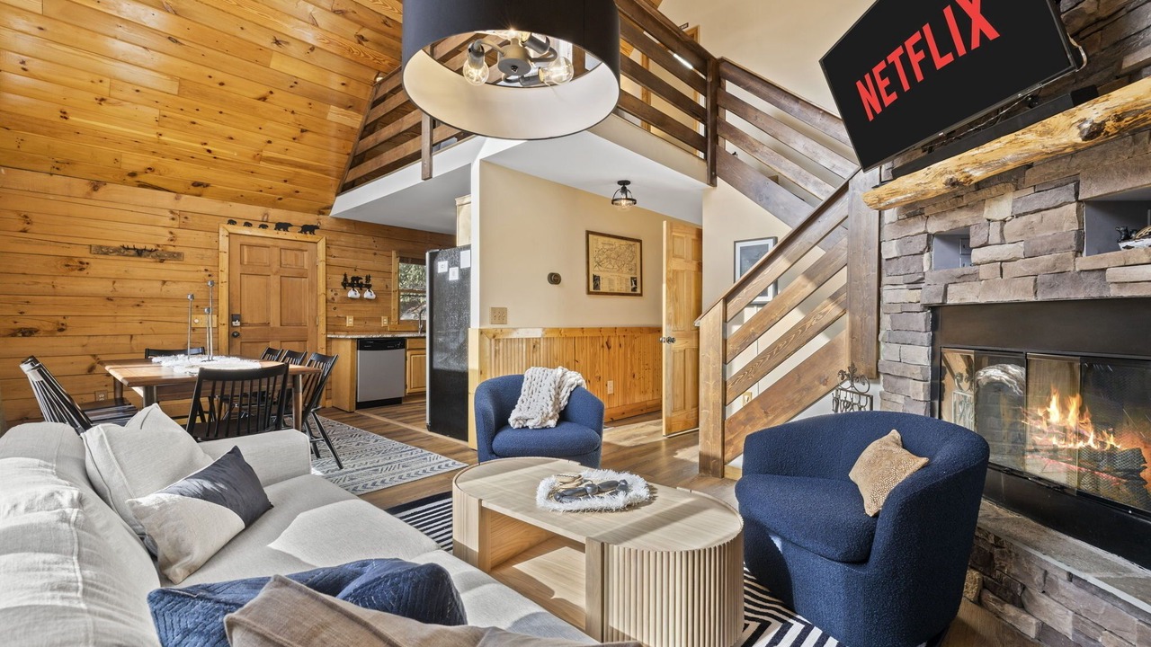 Photo of Livingroom in Sheepback Mountain Estates