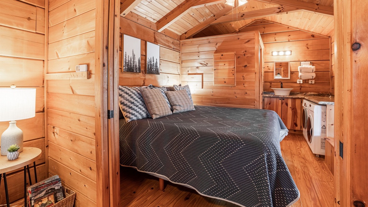 Photo of Bedroom in Hot Springs